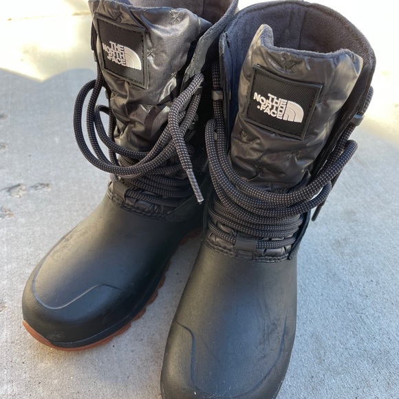 NorthFace WOMEN'S YUKIONA MID Boot - Picture 4 of 5